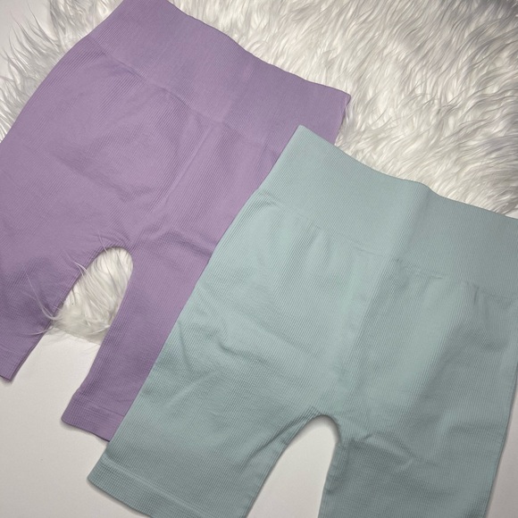 Bee You Biker Shorts - Picture 1 of 4